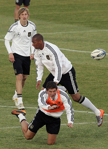 必孤军奋战 必孤军奋战